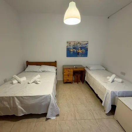 Paradise 4 *